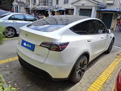 Tesla Model Y Rear-Wheel Drive - ფოტო 3