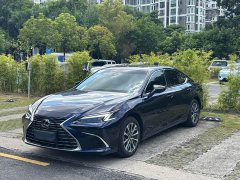 Lexus ES 200 Premium Edition - ფოტო 1