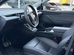 Tesla Model Y Rear-Wheel Drive - ფოტო 3