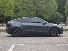 Tesla Model Y Rear-Wheel Drive - ფოტო 4