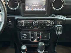Jeep Wrangler 2.0T Sahara Four-Door - ფოტო 18