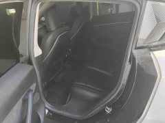 Tesla Model Y Rear-Wheel Drive - ფოტო 5