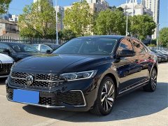 Volkswagen Passat 330TSI Prestige - ფოტო 1