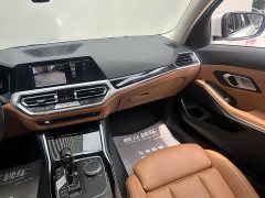 BMW 3 320i - ფოტო 13