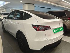 Tesla Model Y Rear-Wheel Drive - ფოტო 5