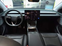Tesla Model Y Rear-Wheel Drive - ფოტო 10