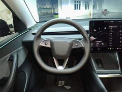 Tesla Model Y Rear-Wheel Drive - ფოტო 11