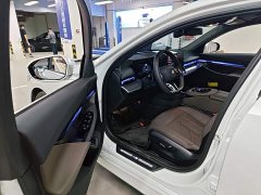 BMW 5 Series 525Li M Sport Package - ფოტო 16