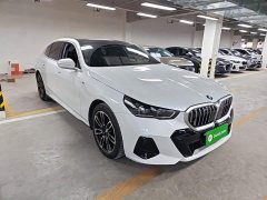 BMW 5 Series 525Li M Sport Package - ფოტო 4