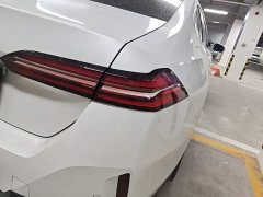 BMW 5 Series 525Li M Sport Package - ფოტო 8
