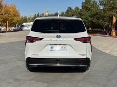 Toyota Sienna 2.5L Hybrid Premium Edition - ფოტო 8