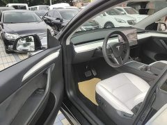 Tesla Model Y Standard Range RWD - ფოტო 16