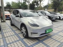 Tesla Model Y Standard Range RWD - ფოტო 4
