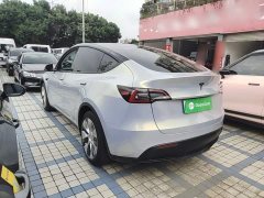 Tesla Model Y Standard Range RWD - ფოტო 5