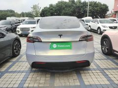 Tesla Model Y Standard Range RWD - ფოტო 6