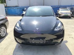 Tesla Model Y Rear-Wheel Drive - ფოტო 3