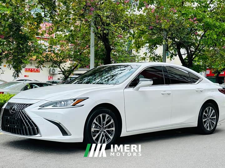 Lexus ES 2022 300h Excellence Edition