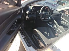 Hyundai Elantra 1.5L CVT GLX Elite - ფოტო 16