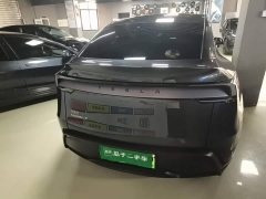 Tesla Model Y Rear-Wheel Drive - ფოტო 6