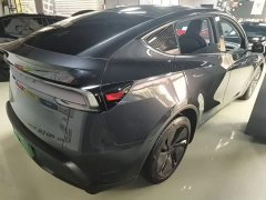 Tesla Model Y Rear-Wheel Drive - ფოტო 7