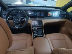 Li Auto ONE Extended Range 6-Seater - ფოტო 10