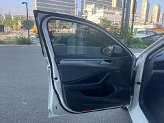 Volkswagen Sagitar 300TSI DSG Flying Edition - ფოტო 12