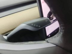 Tesla Model Y Standard Range RWD - ფოტო 14