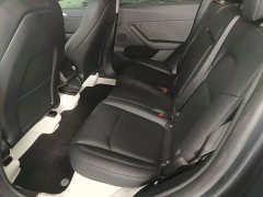 Tesla Model Y Rear-Wheel Drive - ფოტო 17