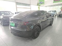 Tesla Model Y Rear-Wheel Drive - ფოტო 7