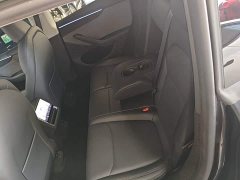 Tesla Model Y Rear-Wheel Drive - ფოტო 17