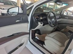 Buick GL8 Land Official Business Class 652T Comfort Edition - ფოტო 16