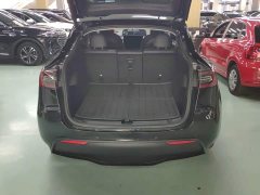 Tesla Model Y Standard Range RWD - ფოტო 19
