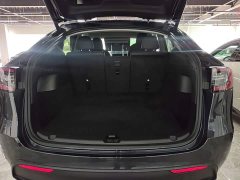 Tesla Model Y Rear-Wheel Drive - ფოტო 19
