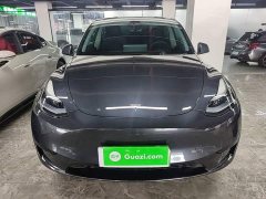 Tesla Model Y Rear-Wheel Drive - ფოტო 3