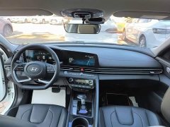 Hyundai Elantra 2023 1.5L CVT Luxury - ფოტო 10