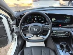 Hyundai Elantra 2023 1.5L CVT Luxury - ფოტო 11