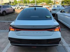 Hyundai Elantra 2023 1.5L CVT Luxury - ფოტო 6