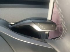 Tesla Model Y Rear-Wheel Drive - ფოტო 14