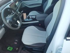 BYD Qin PLUS Glory Edition DM-i 55KM Leading - ფოტო 15