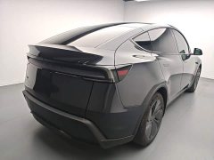 Tesla Model Y Rear-Wheel Drive - ფოტო 7