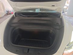 Tesla Model Y Rear-Wheel Drive - ფოტო 20