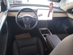 Tesla Model Y Standard Range RWD - ფოტო 10