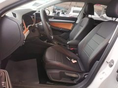 Volkswagen Bora 200TSI DSG Comfort Navigation Edition - ფოტო 11