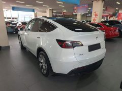 Tesla Model Y Long Range All-Wheel Drive - ფოტო 5