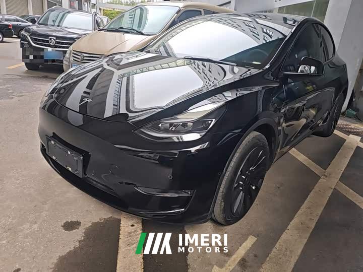 Tesla Model Y Standard Range RWD