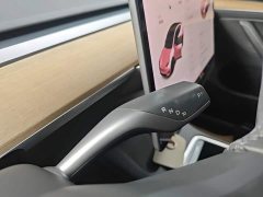 Tesla Model Y Standard Range RWD - ფოტო 14