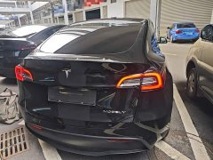 Tesla Model Y Standard Range RWD - ფოტო 6