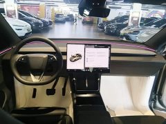 Tesla Model Y L Long Range All-Wheel Drive - ფოტო 10