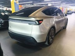 Tesla Model Y L Long Range All-Wheel Drive - ფოტო 7