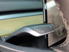 Tesla Model Y Rear-Wheel Drive - ფოტო 14